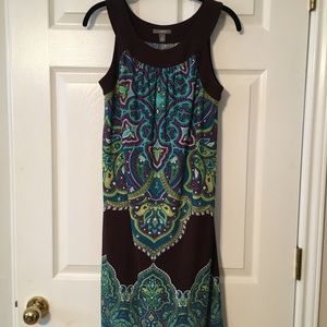 Sleeveless mid-length dress